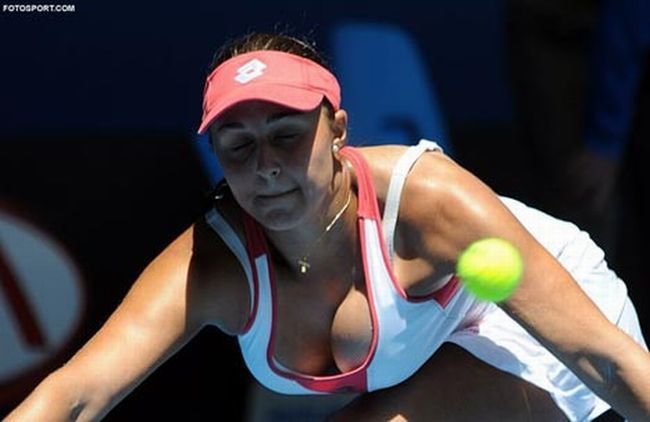 Теннисистка с большой грудью (20 фото)