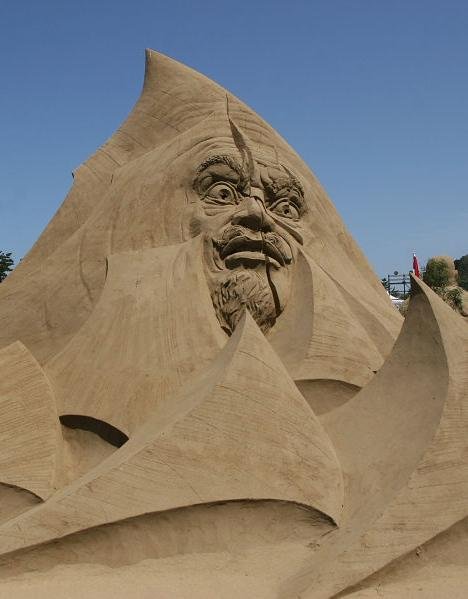 Скульптуры из песка (13 фото)