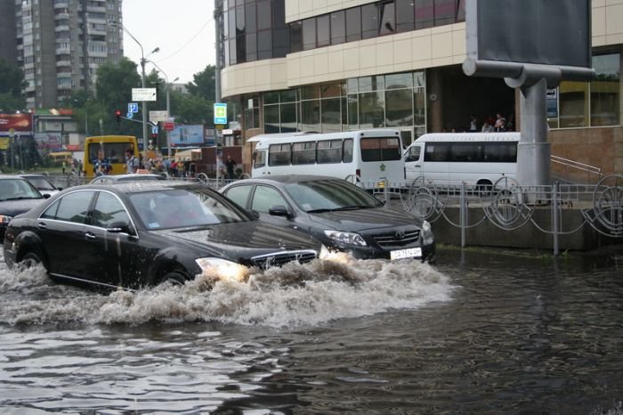 Киев затопило (42 фото)