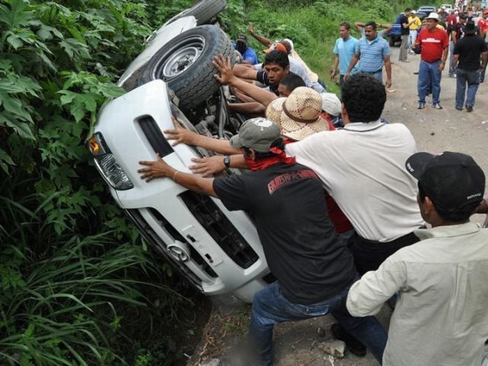 В Гондурасе полицию не любят (6 фото)