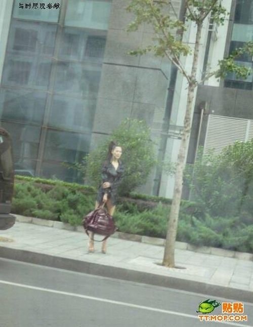 Как одеваются девушки в Пекине (4 фото)