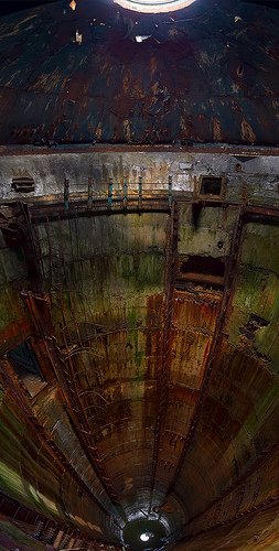 Путешествие по затопленной ядерной шахте (20 фото)