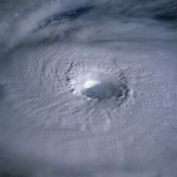 Ураганы. Вид сверху (20 фото)