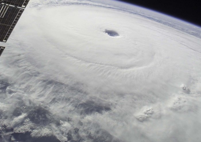Ураганы. Вид сверху (20 фото)