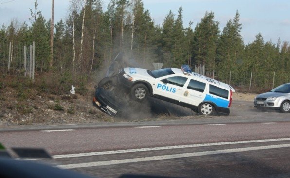Остановка нарушителя полицией Швеции (7 фото)