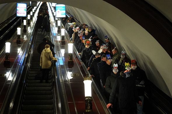Зайцы в метро (7 фото)