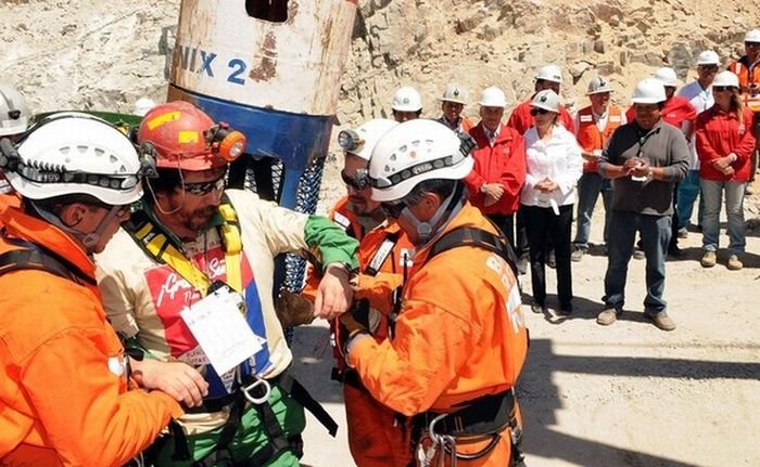 Спасение шахтеров в Чили (33 фото + текст)