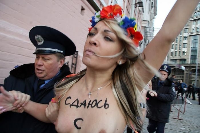Милиция повязала активисток Femen (20 фото)