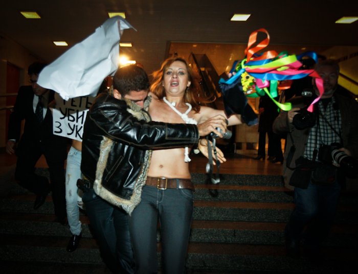 Femen против Ирана (8 фото)