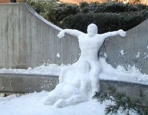Скульптуры из снега по-взрослому (20 фото)