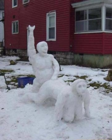 Скульптуры из снега по-взрослому (20 фото)