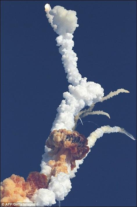 Взрыв индийской ракеты (6 фото)