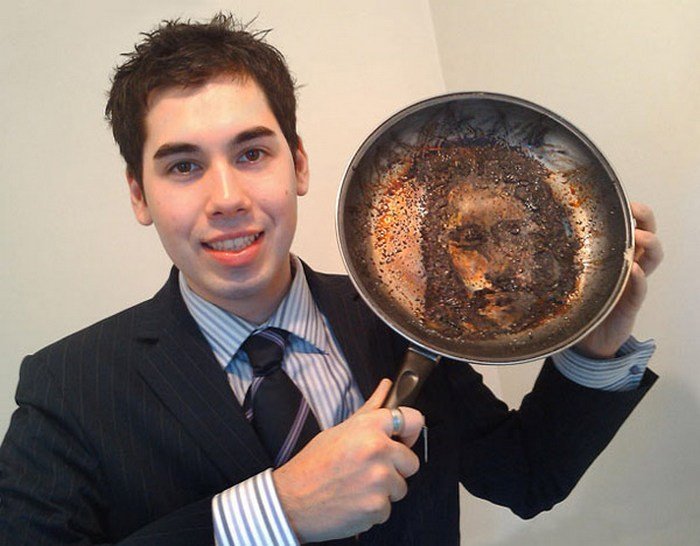Лик Христа на сковороде (3 фото)