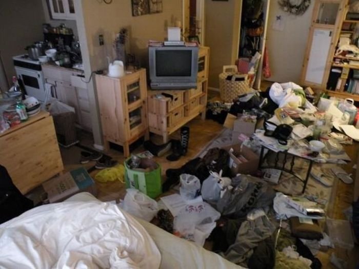 Очень грязные квартиры (35 фото)