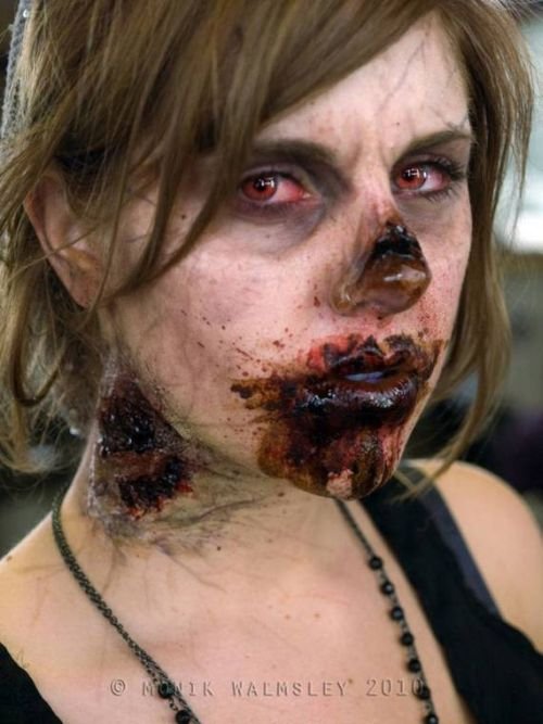 Страшные костюмы зомби (12 фото)