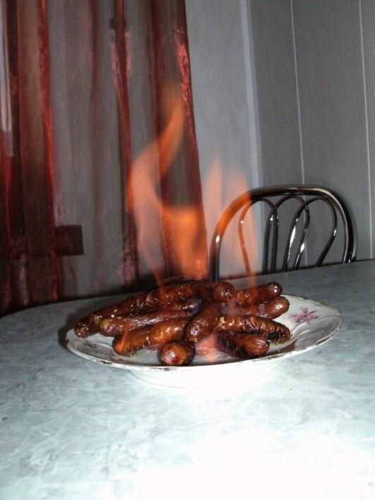 Как быстро пожарить колбаски (6 фото)
