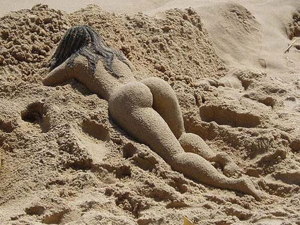 Попки и песок (30 фото)