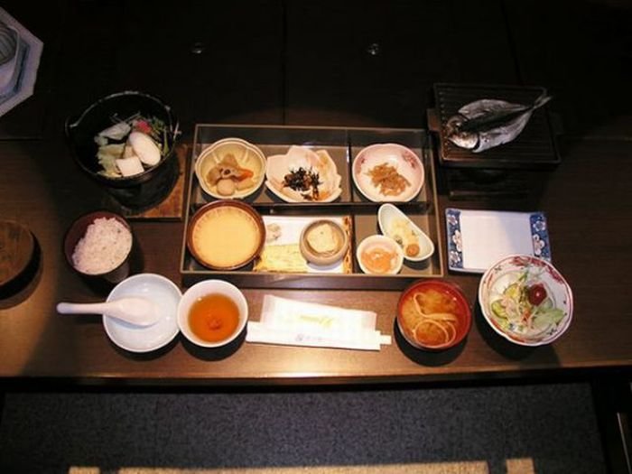 Обеды офисных работников в Японии (17 фото)