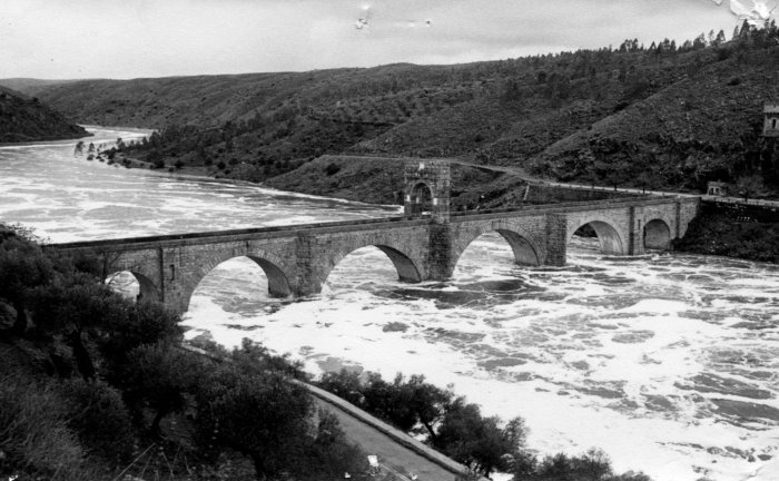 Мост Alcantara (12 фото)