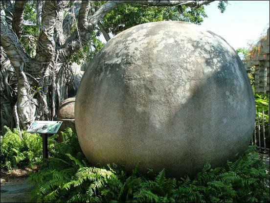Каменные шары Коста-Рики (18 фото)
