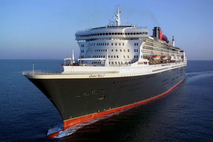 Queen Mary 2 (12 фото)