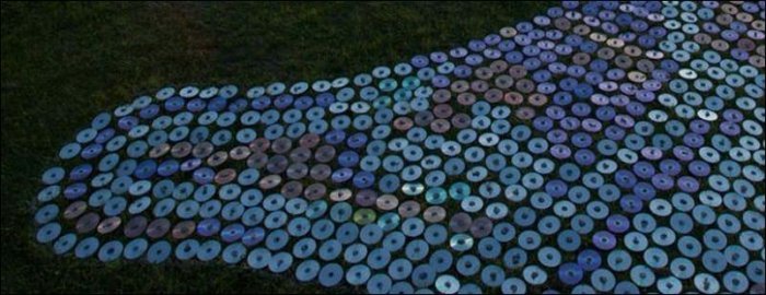 600 000 компактов на газоне (7 фото)