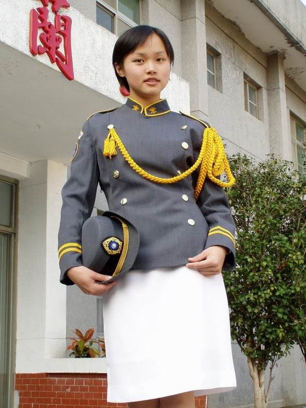 Девушки в армиях мира (47 фото)