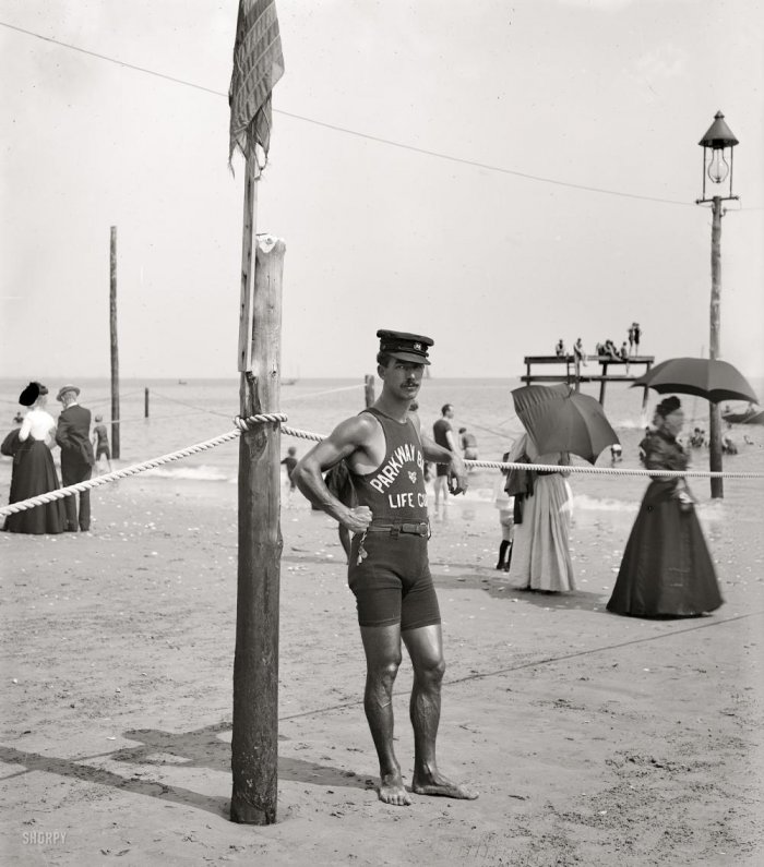 Отдых на пляже 100 лет назад (58 фото)