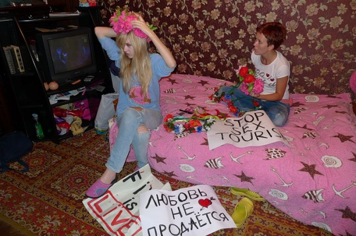Femen изнутри (32 фото + текст)
