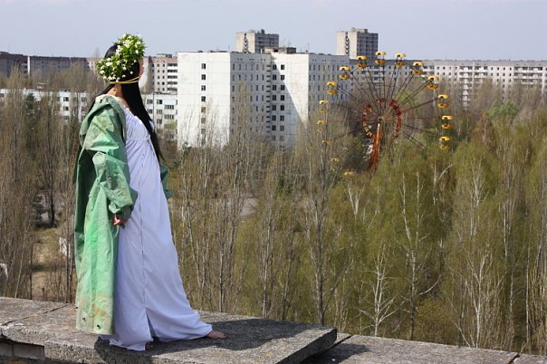 Фотосессия возле Чернобыльской АЭС в Припяти (21 фото)