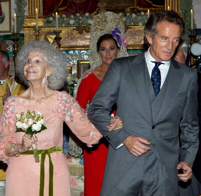 Испанская герцогиня в 85 вышла замуж (17 фото + текст)