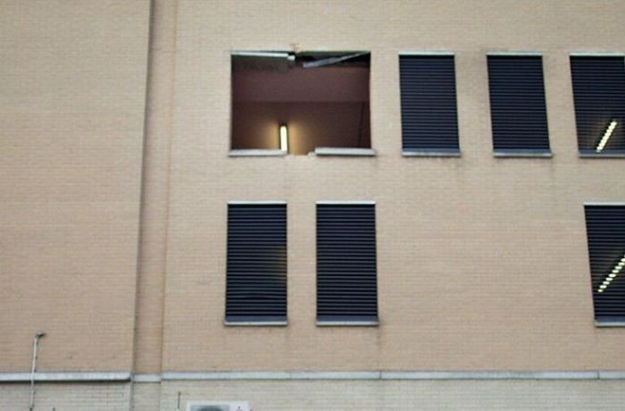 Падение с третьего этажа (4 фото)