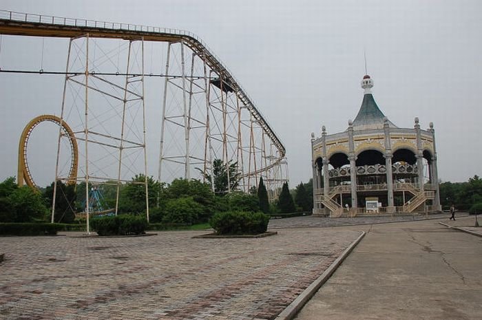 Парк развлечений в КНДР (27 фото)