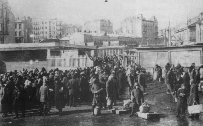Городской быт Киева во время немецкой оккупации (20 фото)