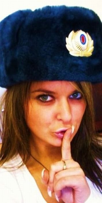 Гламурная русская полицейская (36 фото)