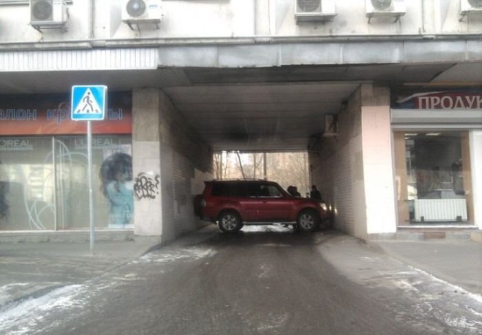 Профессиональная парковка (2 фото)