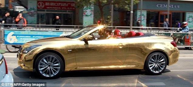 Конфискация золотого автомобиля (6 фото + текст)