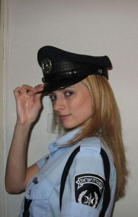 Девушки в полицейской форме (50 фото)
