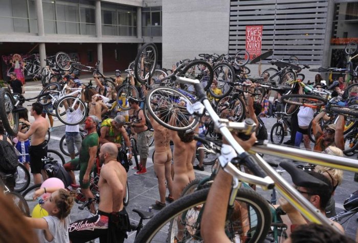 Велосипедные протесты (11 фото)
