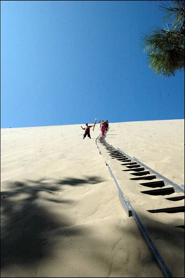 Самая большая песчаная дюна Европы (20 фото)