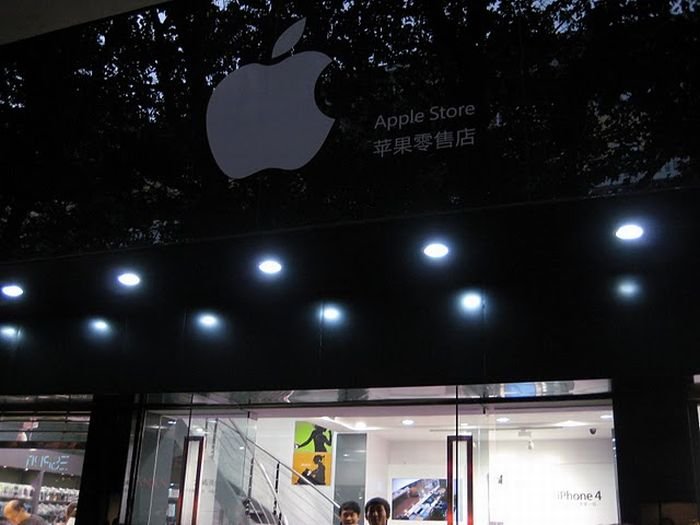 Поддельный магазин Apple Store (9 фото)