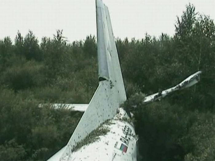Экстремальная посадка самолета в Благовещенске (9 фото)