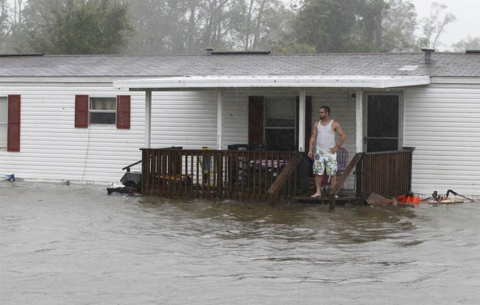 Ураган Ирэн в США(39 фото)