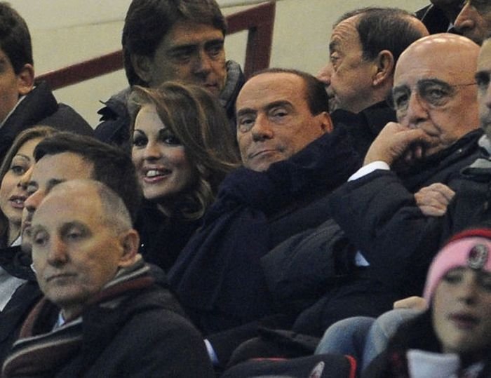 Невеста Сильвио Берлускони (18 фото)
