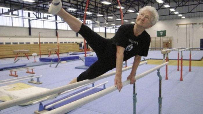 Бабушка-спортсменка (24 фото)