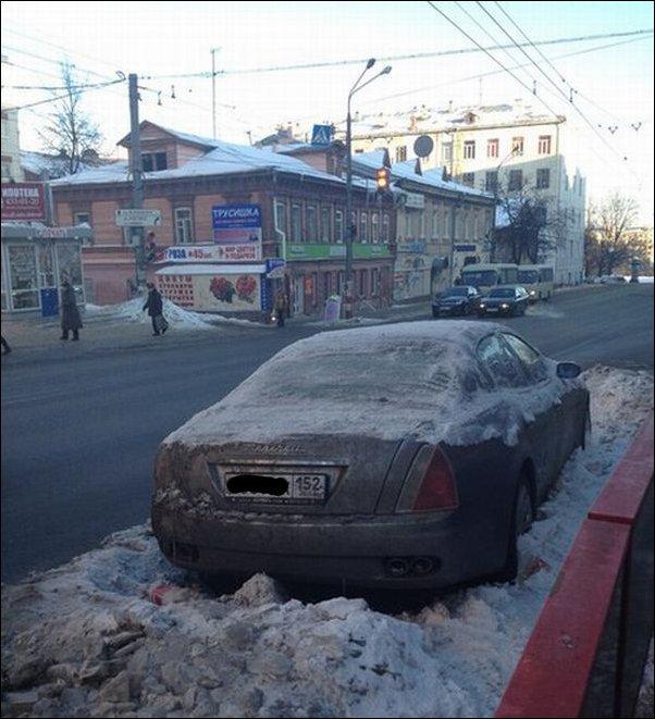 Забытые суперкары в Нижнем Новгороде (10 фото)