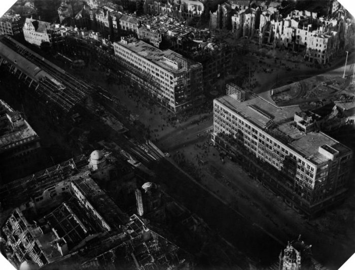 Берлин после войны (20 фото + текст)