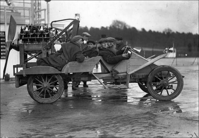 Необычные транспортные средства из прошлого (35 фото)