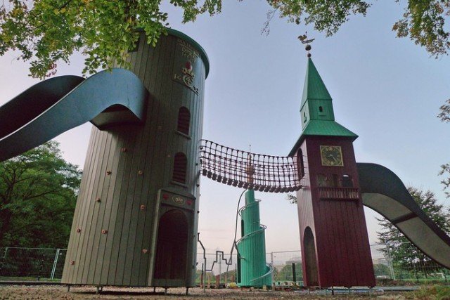 Детские площадки датской фирмы Monstrum (9 фото)