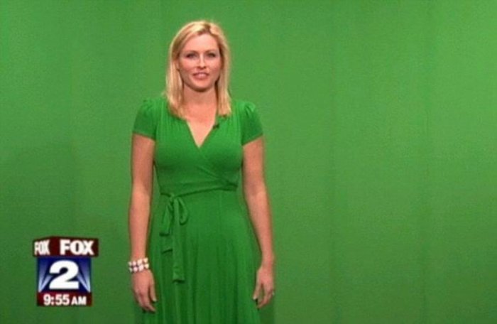 Почему ведущим прогноза погоды нельзя одеваться в зеленое (9 фото)